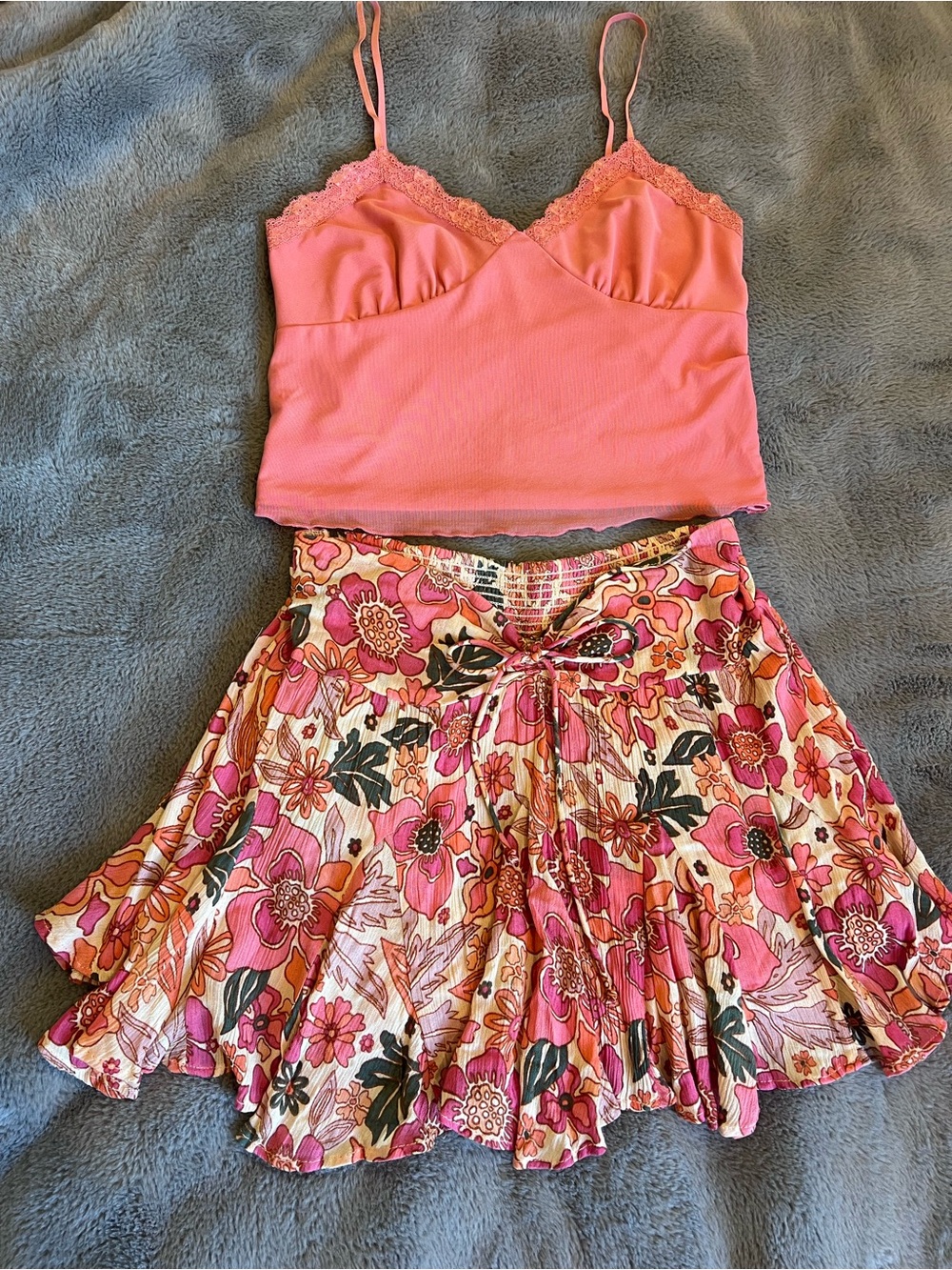 Free People Floral Skort & Wild Fable Pink Lace Trim Camisole Mesh V-Neck S